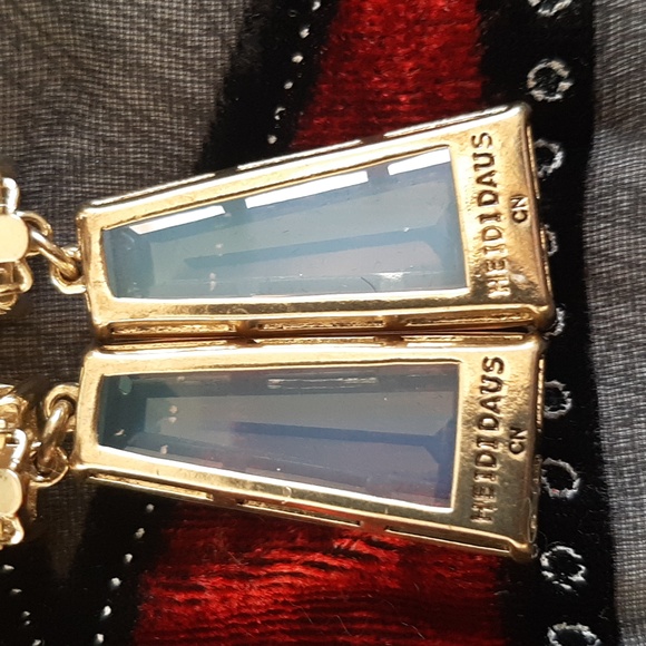 HEIDI DAUS Necklace w Clip-on Earrings - Gold Tone w Opalesque & White Stones - Picture 13 of 14